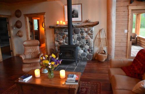 Cedarvale Cama Y Desayuno | Seven Sisters Mountains House