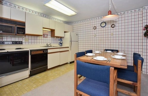 Seven Springs Condominio | Seven Springs 1 BR Deluxe Condo, Mountain Views! by RedAwning - Save 10% on 3 Nights, 15% on 5 Nights!