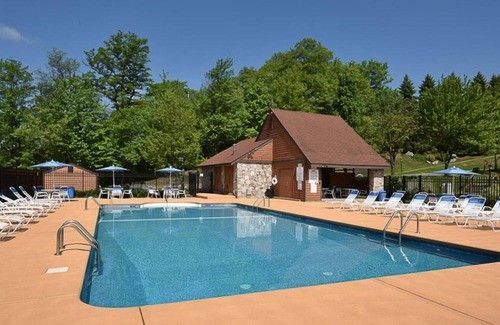 Seven Springs Condominio | Seven Springs 1 BR Deluxe Condo, Mountain Views! by RedAwning - Save 10% on 3 Nights, 15% on 5 Nights!