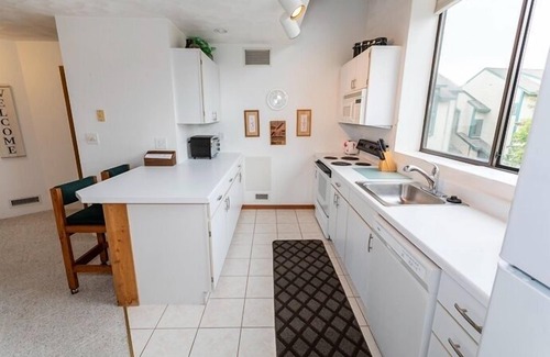 Seven Springs Condominio | Seven Springs Meadowridge 2 Bedroom Standard Condo with Loft, Mountain Views! 2 Condo by RedAwning