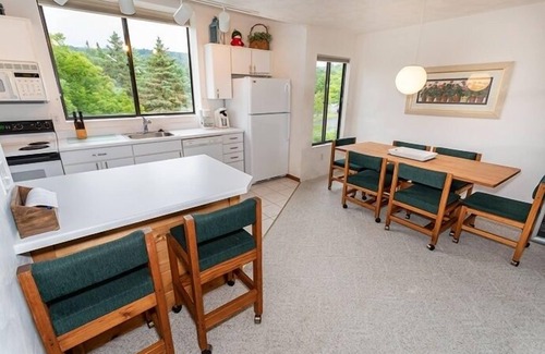 Seven Springs Condominio | Seven Springs Meadowridge 2 Bedroom Standard Condo with Loft, Mountain Views! 2 Condo by RedAwning