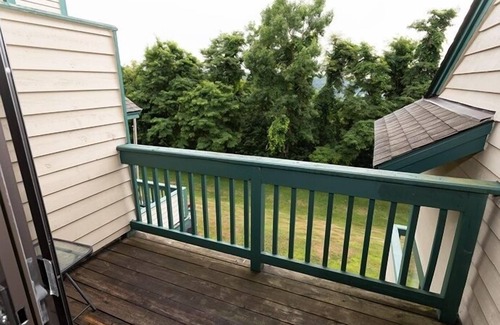 Seven Springs Condominio | Seven Springs Meadowridge 2 Bedroom Standard Condo with Loft, Mountain Views! 2 Condo by RedAwning