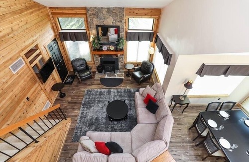 Seven Springs Condominio | Seven Springs 2 BR Premium Condo, Walk to Slopes by RedAwning - Save 10% on 3 Nights, 15% on 5 Nights!