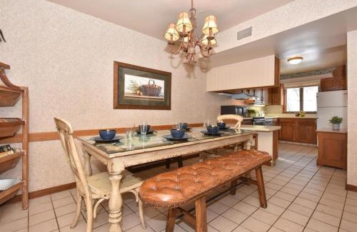 Seven Springs Apartamento | Seven Springs 3 Bedroom Standard Townhouse, Sleeps 11! condo