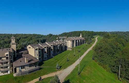 Seven Springs Condominio | Seven Springs 3 BR Condo, walk to slopes! by RedAwning - Save 10% on 3 Nights, 15% on 5 Nights!
