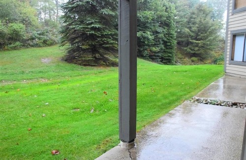 Seven Springs Condominio | Seven Springs 3 BR Condo, walk to slopes! by RedAwning - Save 10% on 3 Nights, 15% on 5 Nights!