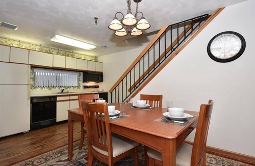 Seven Springs Condominio | Seven Springs 3 BR + Loft Condo, Walk to Slopes! by RedAwning - Save 10% on 3 Nights, 15% on 5 Nights!
