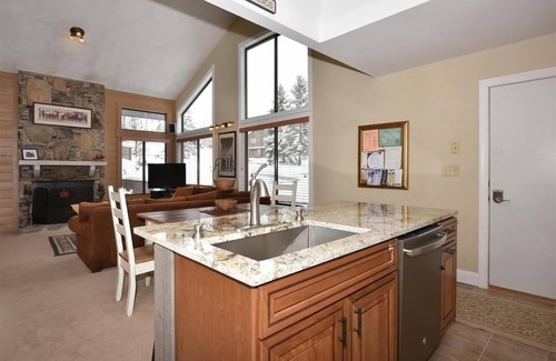 Seven Springs Casa | Seven Springs Sunridge 3 Bedroom Premium Condo with Loft and Private Deck 3 Townhouse by RedAwning