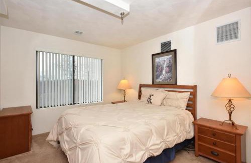 Seven Springs Apartamento | Seven Springs Stoneridge 3 Bedroom & Loft Standard Condo, walking distance to slopes! condo