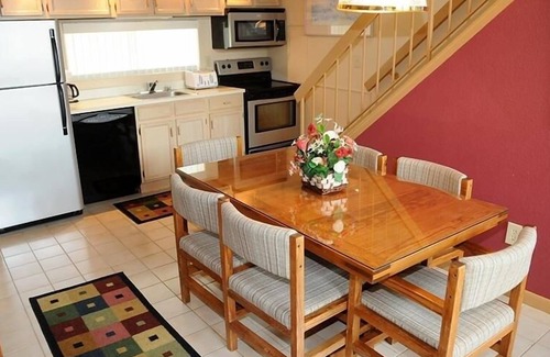 Seven Springs Condominio | Seven Springs Stoneridge 3 Bedroom + Loft Standard Condo - sleeps 8, private deck! by RedAwning - Save 10% on 3 Nights, 15% on 5 Nights!