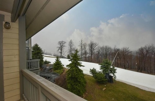 Seven Springs Condominio | Seven Springs Stoneridge 3 BR + Loft Standard Condo, Pet Friendly! by RedAwning - Save 10% on 3 Nights, 15% on 5 Nights!