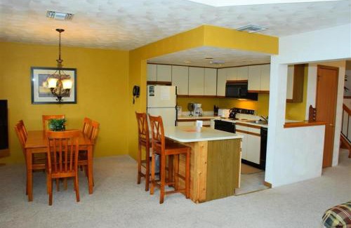 Seven Springs Apartamento | Seven Springs Sunridge 3 Bedroom Standard Condo with Loft, Ski-In Out condo