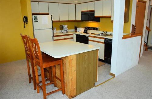 Seven Springs Apartamento | Seven Springs Sunridge 3 Bedroom Standard Condo with Loft, Ski-In Out condo