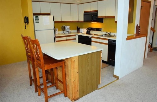 Seven Springs Condominio | Seven Springs Sunridge 3 Bedroom Deluxe Condo with Loft by RedAwning - Save 10% on 3 Nights, 15% on 5 Nights!
