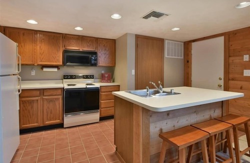 Seven Springs Condominio | Seven Springs Sunridge 3 BR Condo, Sleeps 10! by RedAwning - Save 10% on 3 Nights, 15% on 5 Nights!