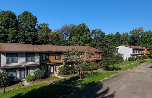 Seven Springs Condominio | Seven Springs Swiss Mountain 3 BR Condo, Sleeps 8! by RedAwning - Save 10% on 3 Nights, 15% on 5 Nights!