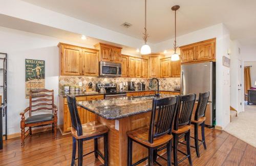 Seven Springs Apartamento | Seven Springs Woodridge 4 Bedroom Premium Condo, Deck with Mountain Views condo