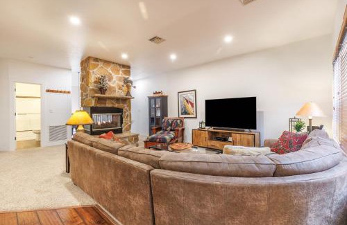 Seven Springs Apartamento | Seven Springs Woodridge 4 Bedroom Premium Condo, Deck with Mountain Views condo