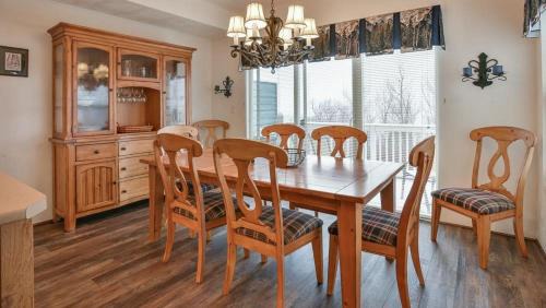 Seven Springs Apartamento | Seven Springs Woodridge 4 Bedroom Premium Condo, Deck with Mountain Views condo