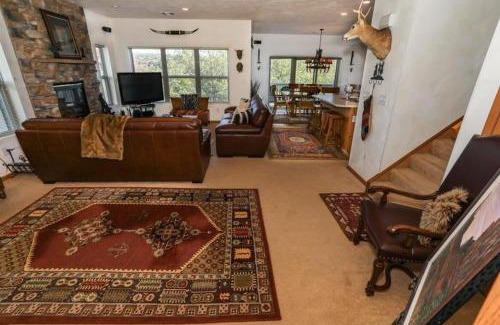 Seven Springs Apartamento | Seven Springs Woodridge 4 Bedroom Premium Condo, Mountain Views and Sleeps 10! condo