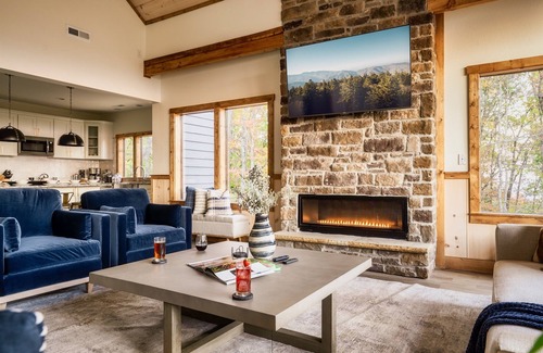 Gatlinburg - Pigeon Forge Cabina | Stunning 5BR Retreat: Pool, Hot Tub, Epic Views