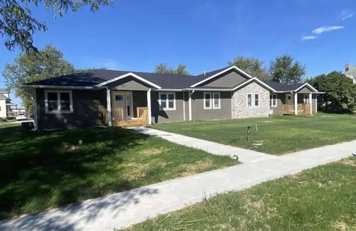 Seymour Casa | Seymour Southern Comfort. New build 2-bedroom duplex that comfortably sleeps 6.