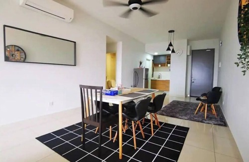 Seri Kembangan Condominio | Sfera Residence 500 Mbps WiFi Self Check In
