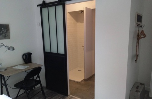 Breuil-Barret Casa | Sganarelle-Doble con dos camas-Confortable-Baño Privado-Vista al Parque