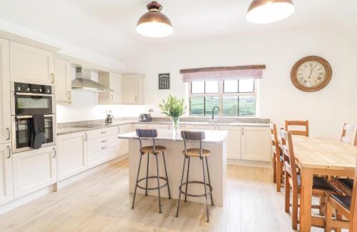 Cwmtirmynach Casa | Sgubor