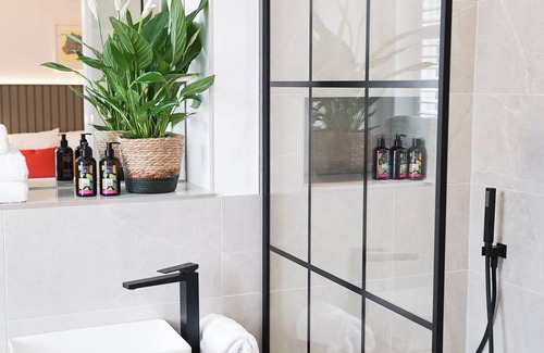Menai Bridge Casa | Sgwar-Boutique Rooms