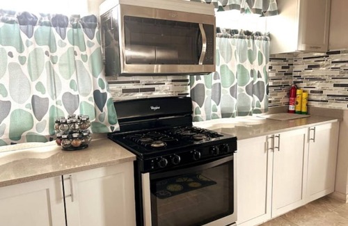 Rock Hall Casa | Sha-Dow Villa by the Airport 2 BR