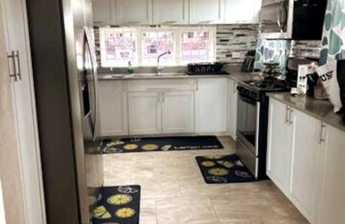 Rock Hall Casa | Sha-Dow Villa by the Airport 2 BR