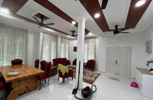 Kubur Maras Casa | Sha's Homestay Kota Bharu