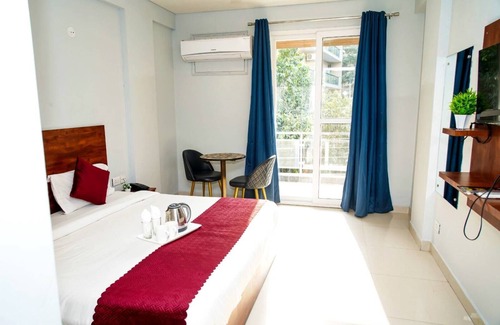 Sushant Lok Hotel | Shaan Stay