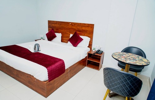 Sushant Lok Hotel | Shaan Stay