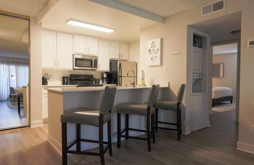 Ivey Ranch - Rancho Del Oro Apartamento | Shabby Chic Oceanside King & 2 Queen bed Pool GYM