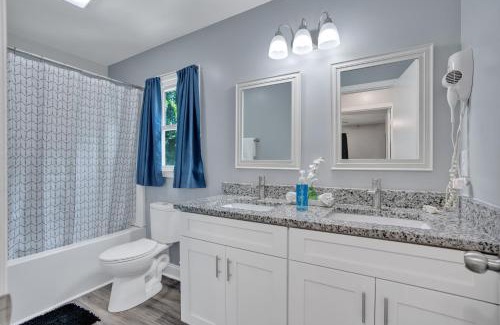 Clarksville Casa | Shades Of Gray Clean, Updated, & Comfy