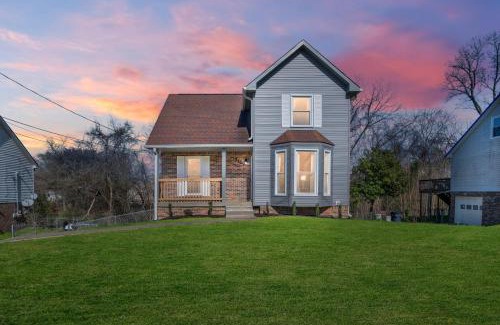 Clarksville Casa | Shades Of Gray Clean, Updated, & Comfy
