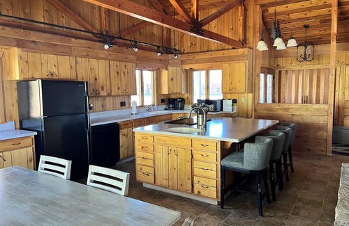 Waupaca Casa | Shadow Lake Retreat House ~ Waterfront ~ ¡Incluye kayaks!