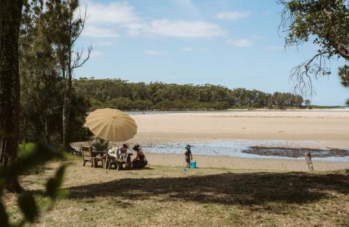 Narrawallee Casa | Shady Acres - direct water access!