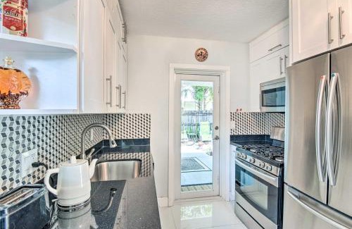 Croissant Park Casa | Shady and Eclectic Fort Lauderdale Dwelling with Yard!