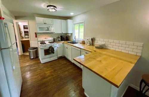 Livingston Manor Casa | Shady Fox Farm Catskills - Private Chalet on 5 Acres