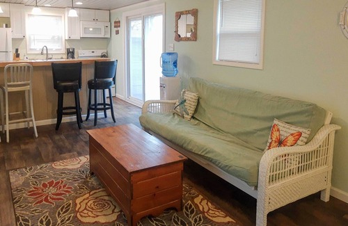Shallotte Apartamento | NUEVO-Estudio con ducha al aire libre a 10 minutos de Sunset Beach