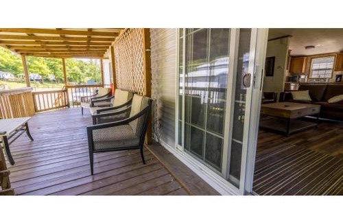 Sterling Complejo | Shady Shores RV Resort & Campground