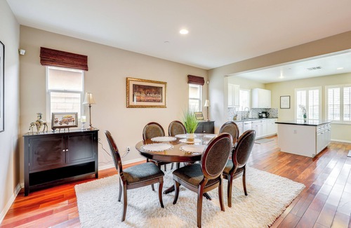 Fontana Casa | Shady Trails Fontana Home w / Loft + Patio amueblado