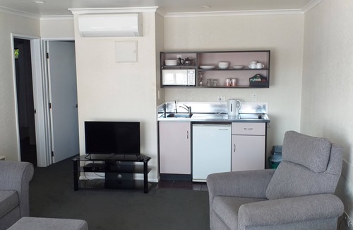 Palmerston North Hotel | Shadzz Motel & Conference Centre