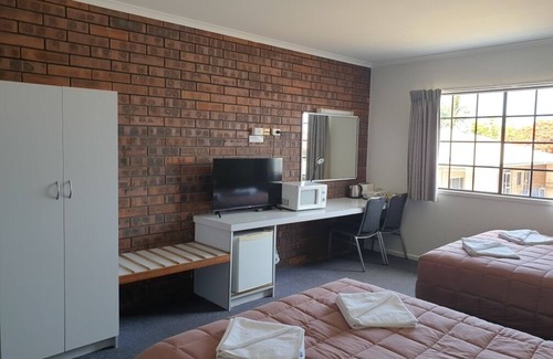 Mackay Hotel | Shakespeare Motel