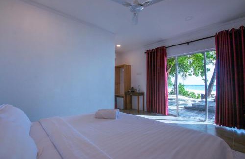Rasdhoo Casa | Shallow Lagoon Sunset