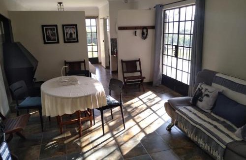 Vredefort Chalet De Esquí | Shallow Pig Cottage
