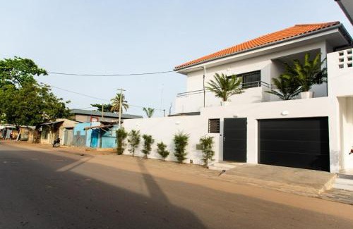 Lome Villa | SHALOM & Victoire Villa